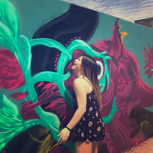 Meet your Posher, Dani - Picture 1 of 1